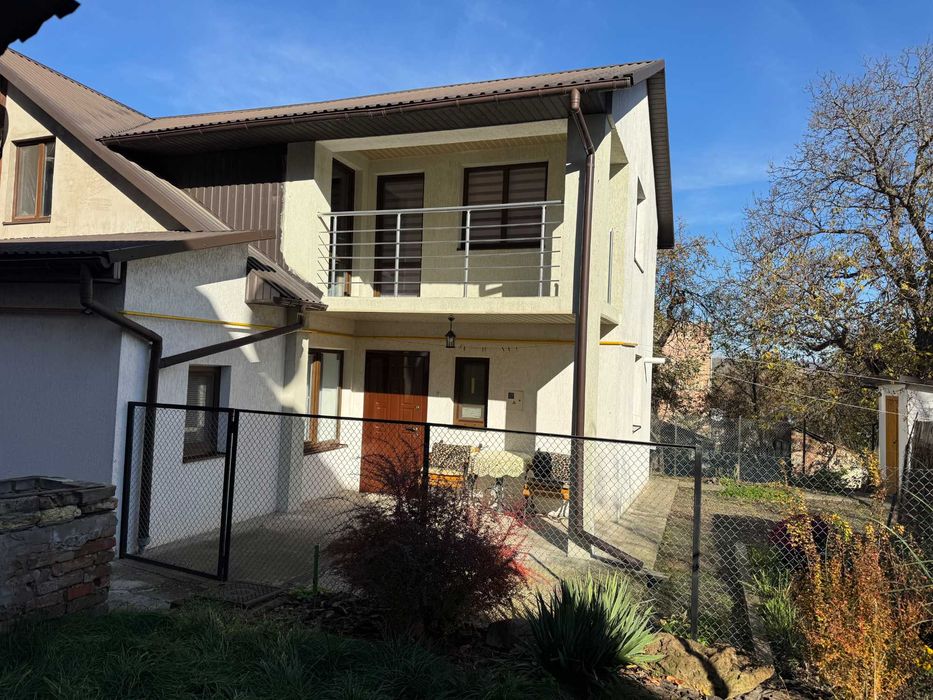 Продам частину будинка з власним двором біля Турецької площі