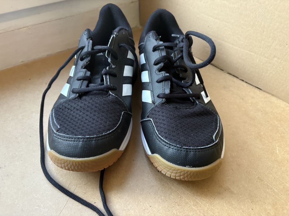 Buty halowe Adidas Ligra 7, rozmiar 42 i 2/3