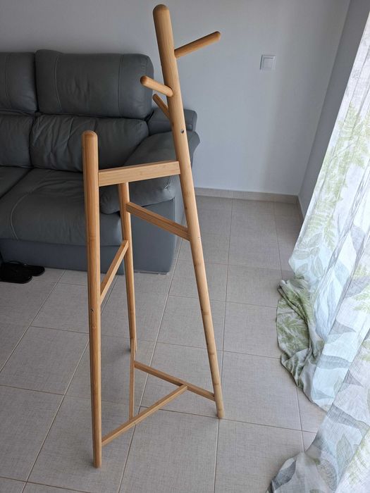 Cabide de pé em bambu IKEA MORSNING