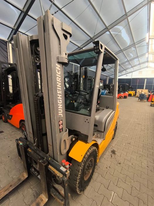 Jungheinrich TFG245s  Wózek widłowy LINDE H16T-01