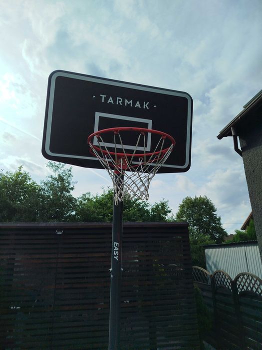 Stojący kosz do koszykówki