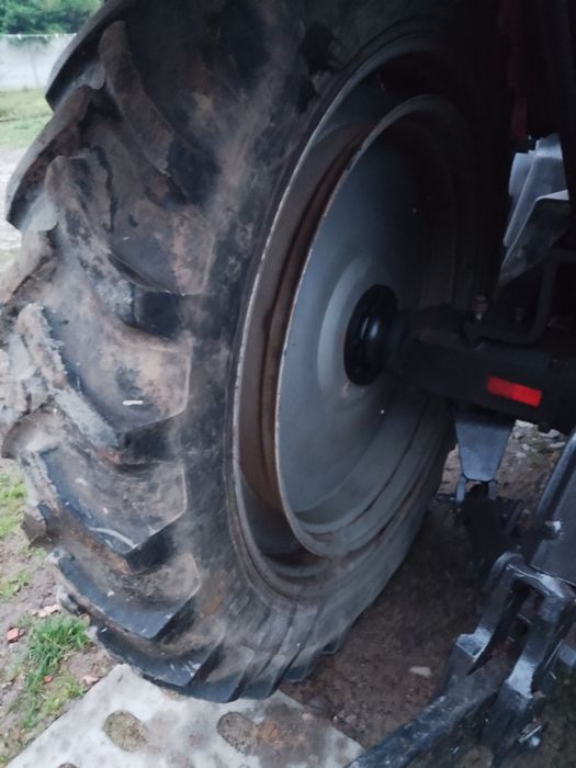 Wąskie koła do ciągnika CASE,  NEW HOLLAND komplet TYŁ