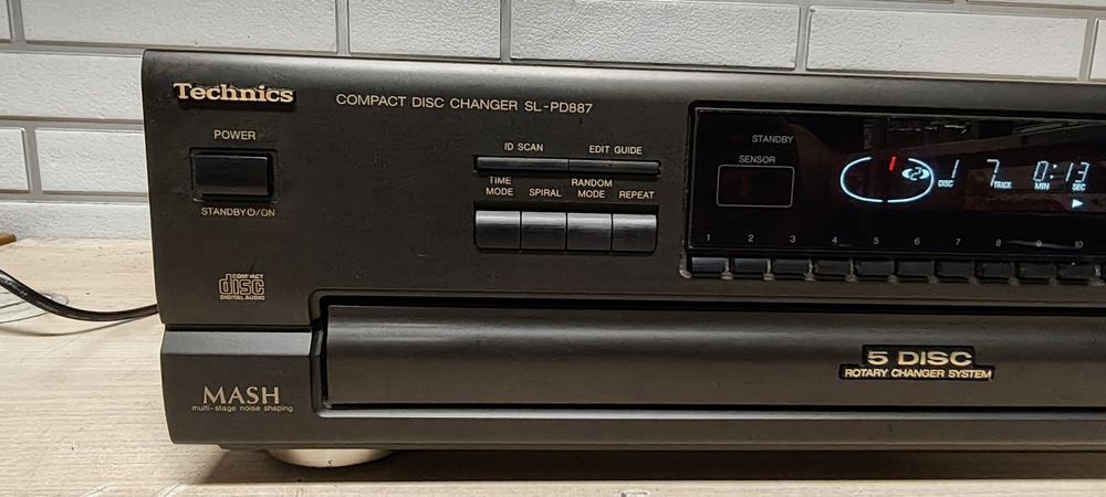 Zmieniarka 5 x CD TECHNICS SL-PD887.
