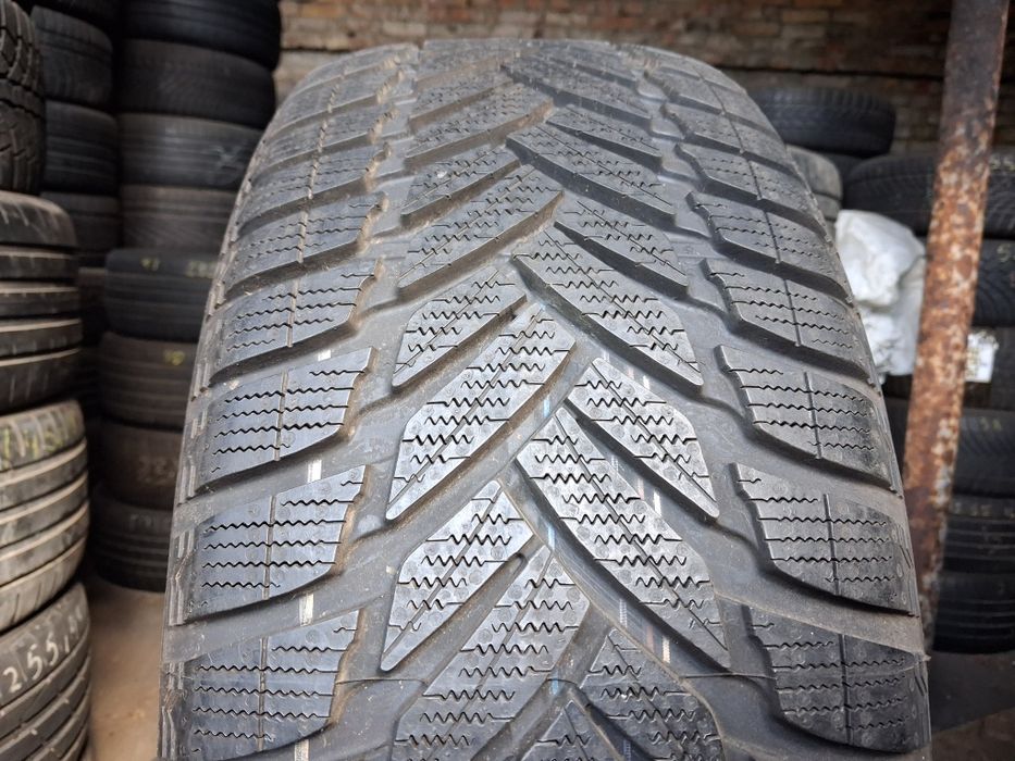 Распаровка шины б/у 235/45 R18 Dunlop Sp Winter Sport M3