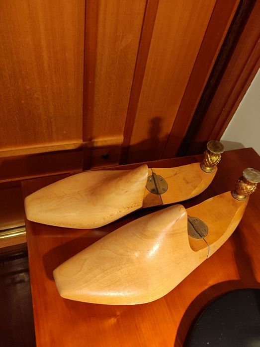 Antigas formas de sapatos em madeira