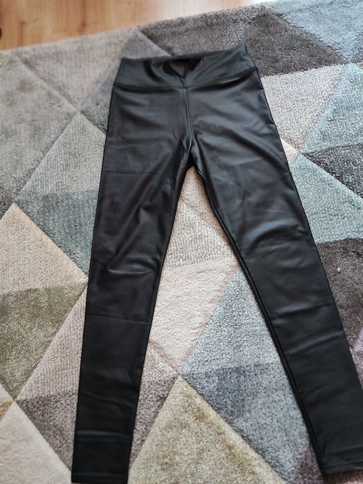 Legginsy z ekoskóry