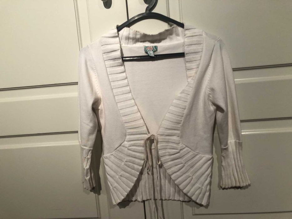 casaco de malha branco muito original marca MANGO  M