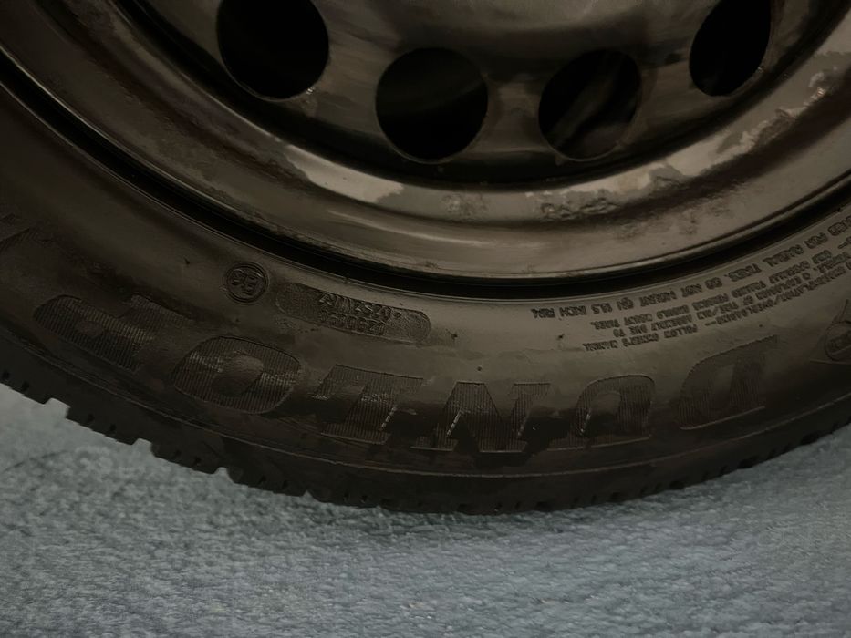 Jantes de ferro com pneus