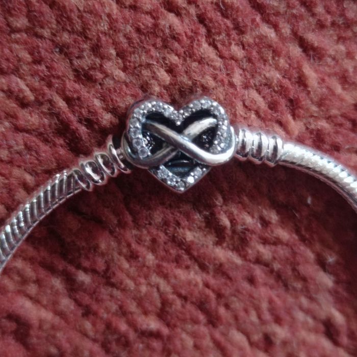 Продам новый браслет.