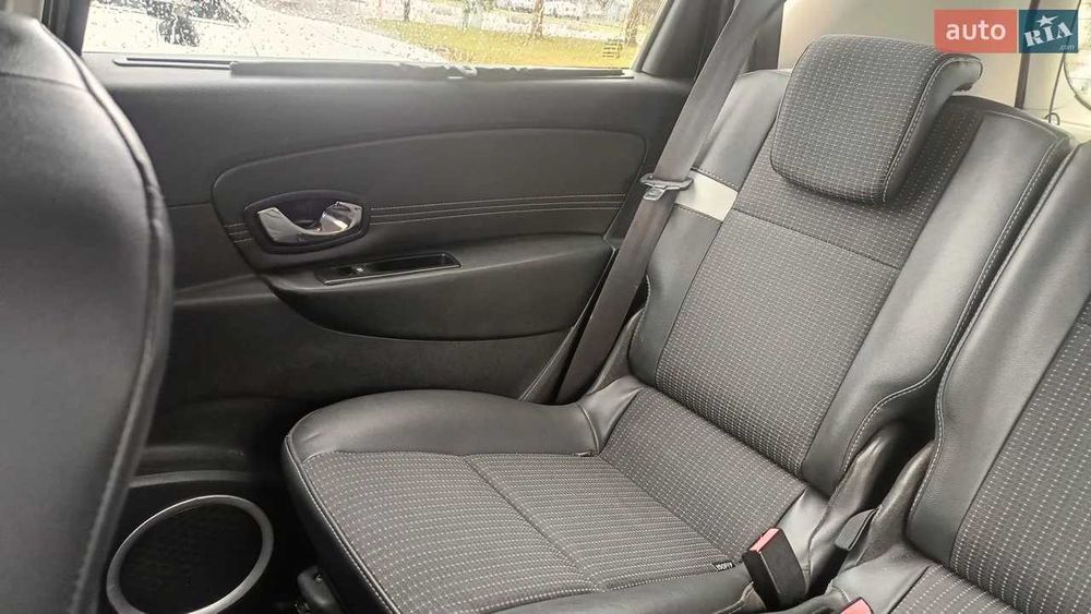 Renault Scenic 2012 рено сценік