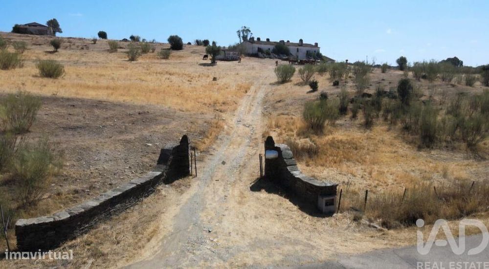 Propriedade em Alandroal, São Brás dos Matos e Juromenha de 1200 m2