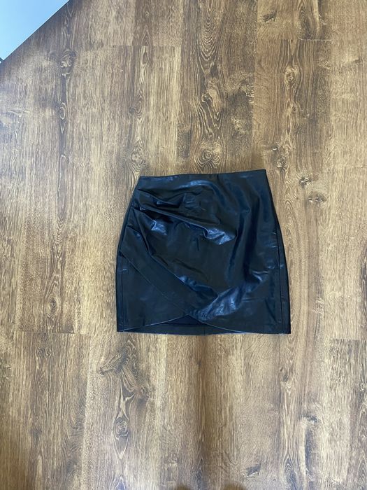 Czarna skórzana spódniczka Stradivarius S viral coquette