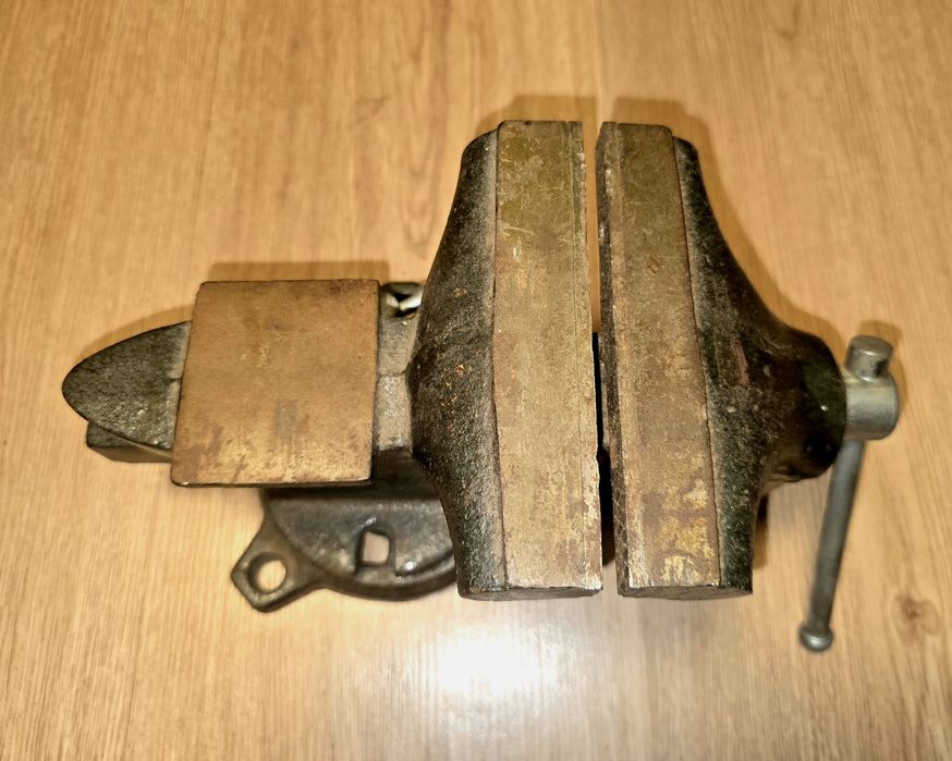 Torno de bancada com mini bigorna