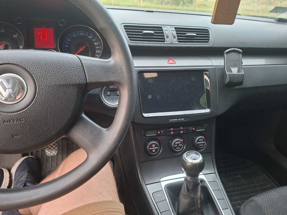 VW Passat B6 kombi (uszkodzony )