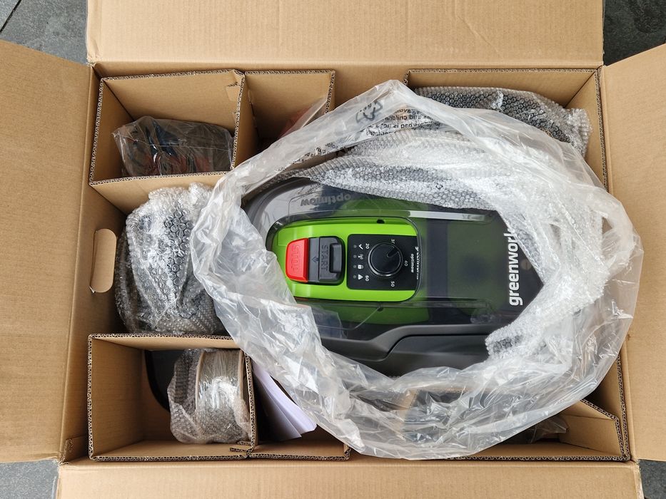 Robot koszący Greenworks Optimow 5 Bluetooth 550 m2