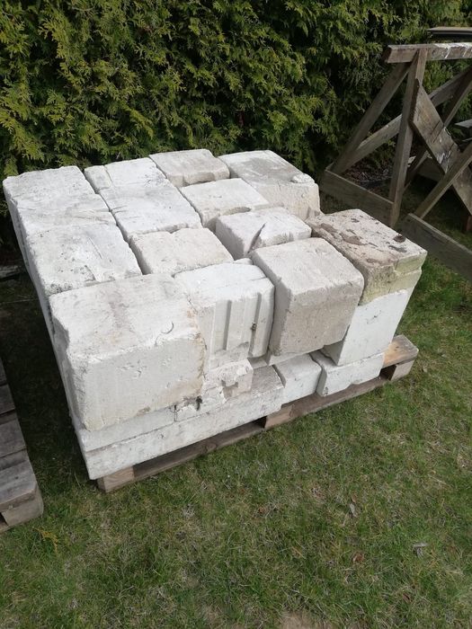 Oddam pustaki z budowy