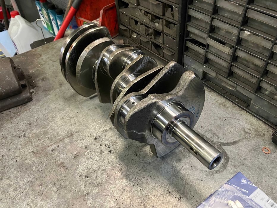 Silnik słupek 3.0 CRD V6 Jeep Mercedes