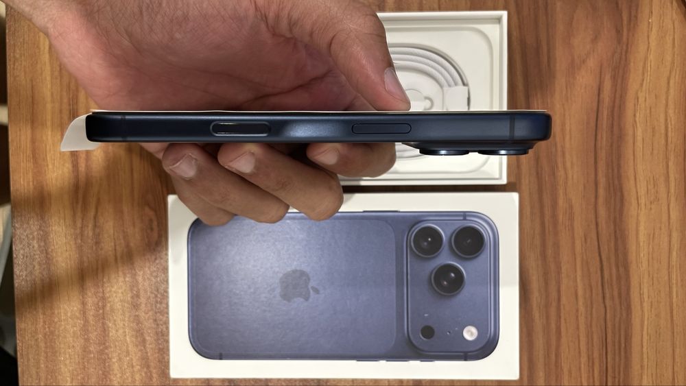 iPhone 17 Pro - Deep Blue 512GB