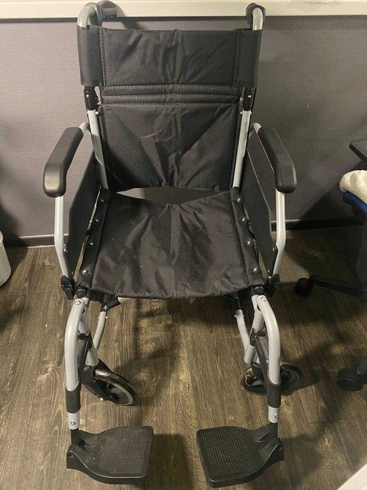 Інвалідний візок складний
