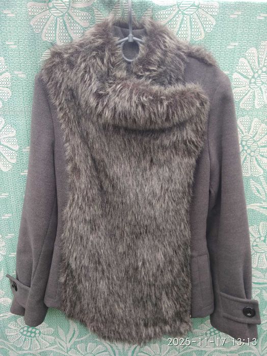 Пальто жіноче/дівоче