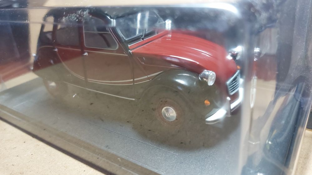 Citroen 2CV6 Charleston 1:24