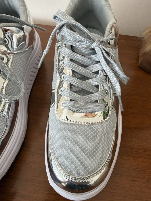 Sneakersy trampki