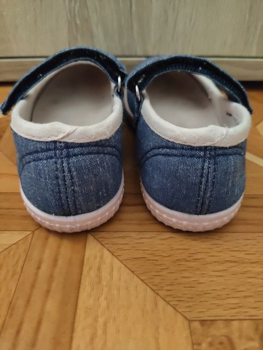 Buty balerinki dziewczęce r. 22