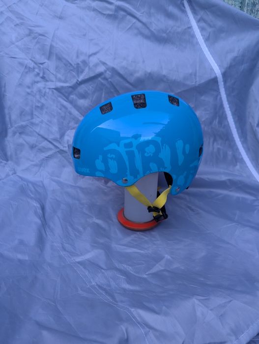 Шолом дитячий Uvex Dirt для екстримальних видів спорту, розмір 51-55