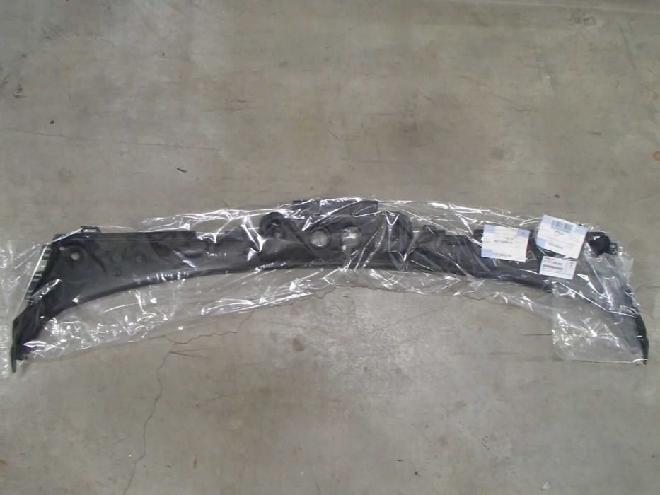 Жабо Накладки скла лобового нижні BMW  f32 f33 f36 f82