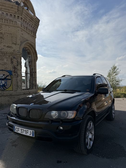 Автомобіль BMW X5