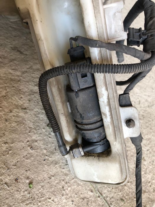 Бачок склоомивача омивайки пассат б6 седан універсал гольф 5 туран