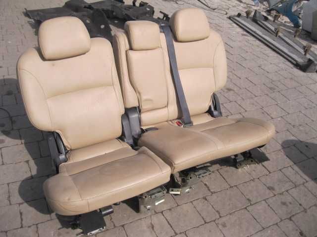 Mitsubishi Outlander XL сидіння задні