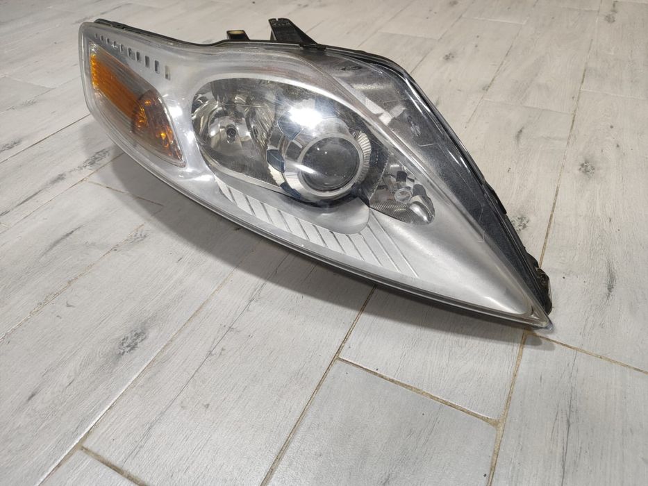 Права фара лінзована Ford Mondeo