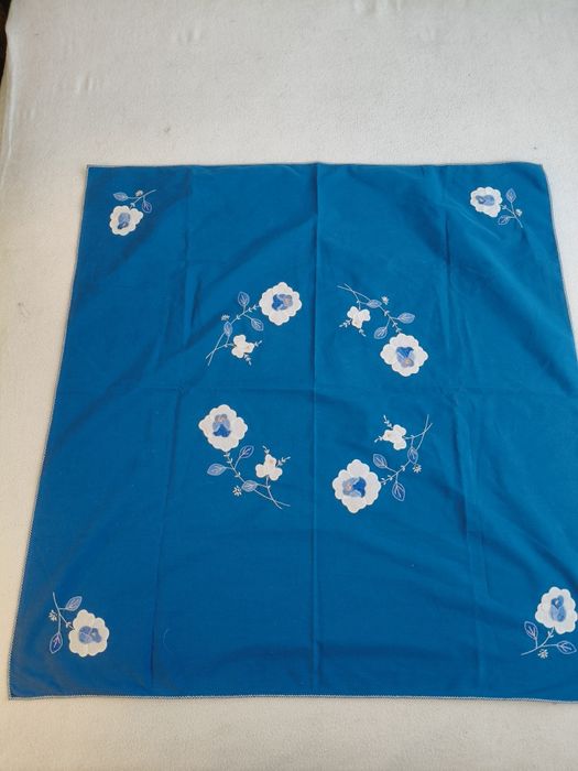 Vintage ręcznie haftowany niebieski obrus PRL ¹³⁰