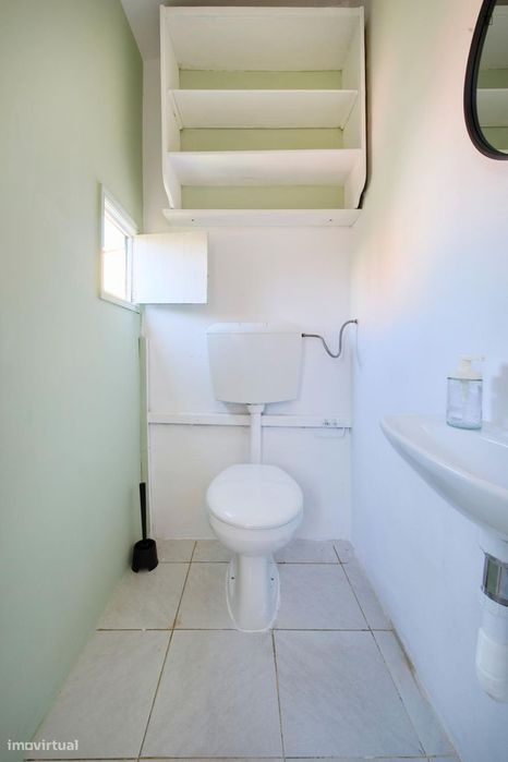 Quarto - localizado em São Bento Lisbon