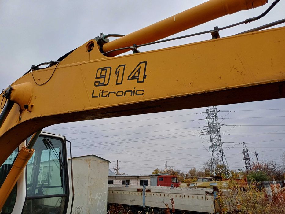 Екскаватор LIEBHERR