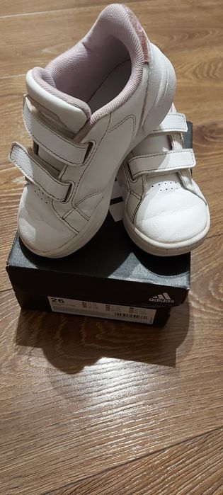 Adidasy dla dziewczynki 26