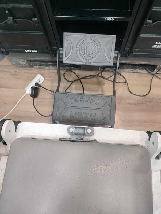 Cadeira barbeiro / Pessoa Lisboa