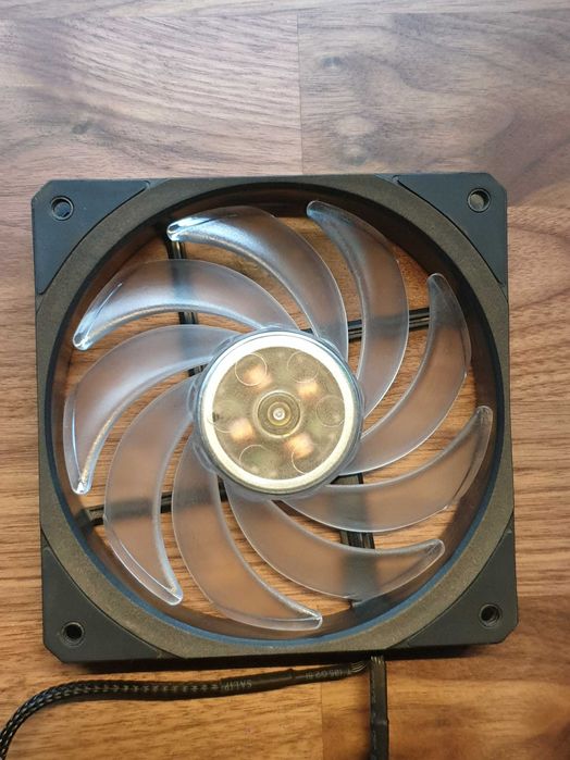 Ventoinha Cooler Master + Controlador ARGB