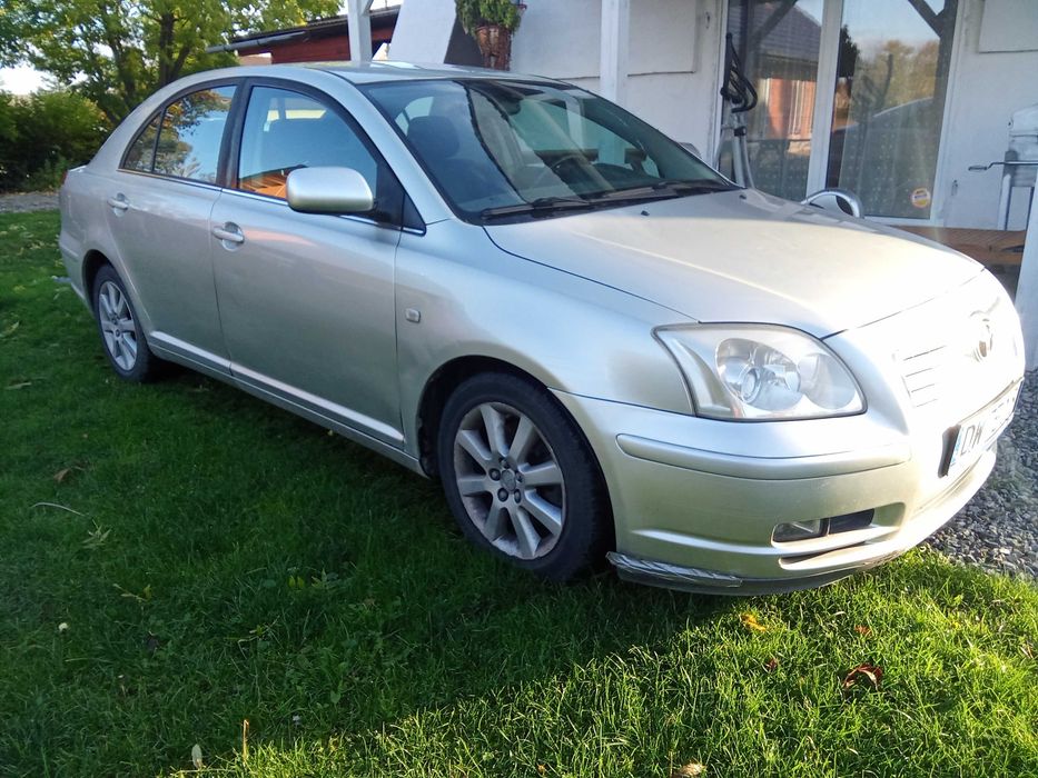 Toyota  Awensis    d4d  2006 rok