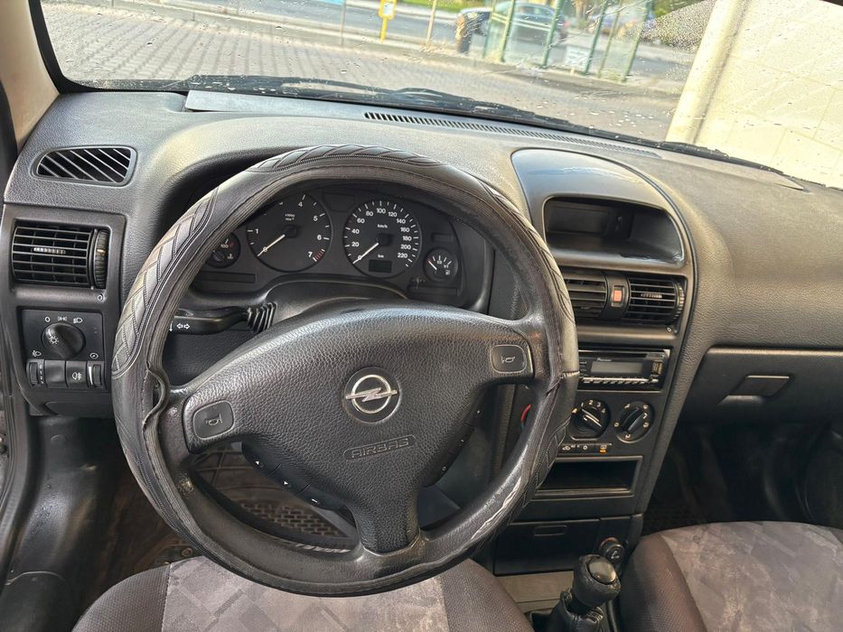 Opel Astra Preto 2000