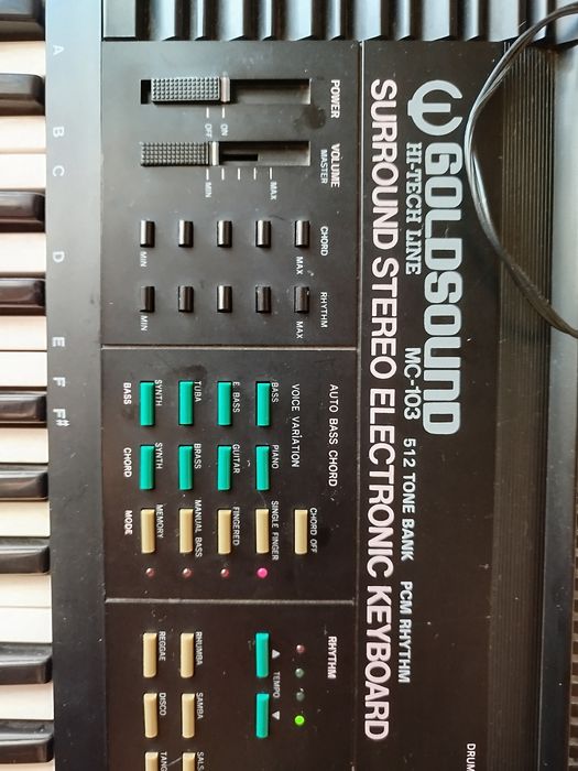 Sprzedam Keyboard z uchwytem na nuty