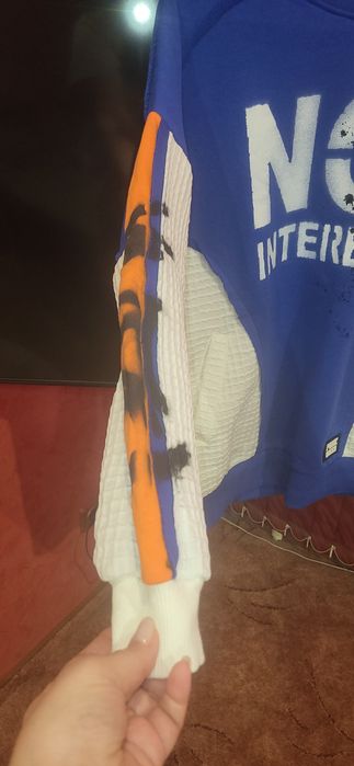 Женский свитшот.