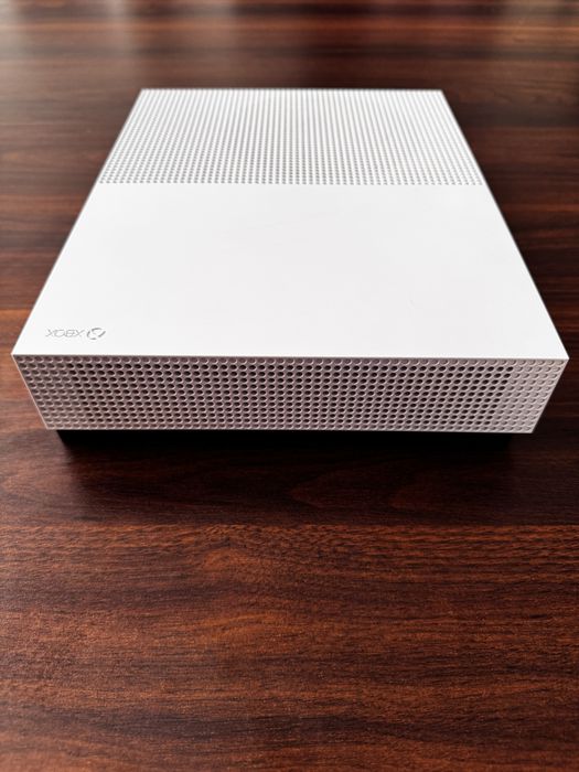 Xbox one S 1TB + Pad