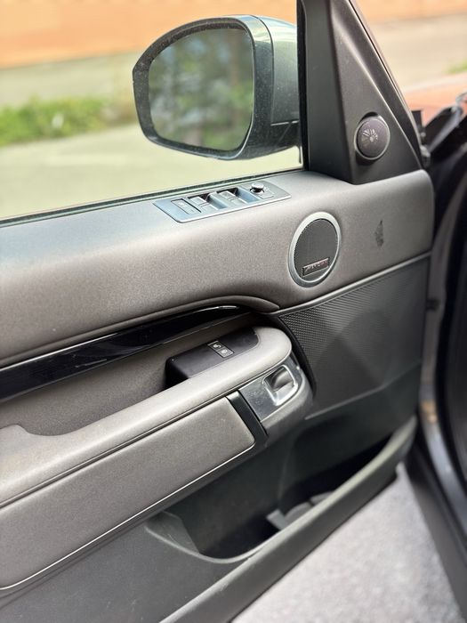 Land Rover Discovery SE 2019 3L AWD