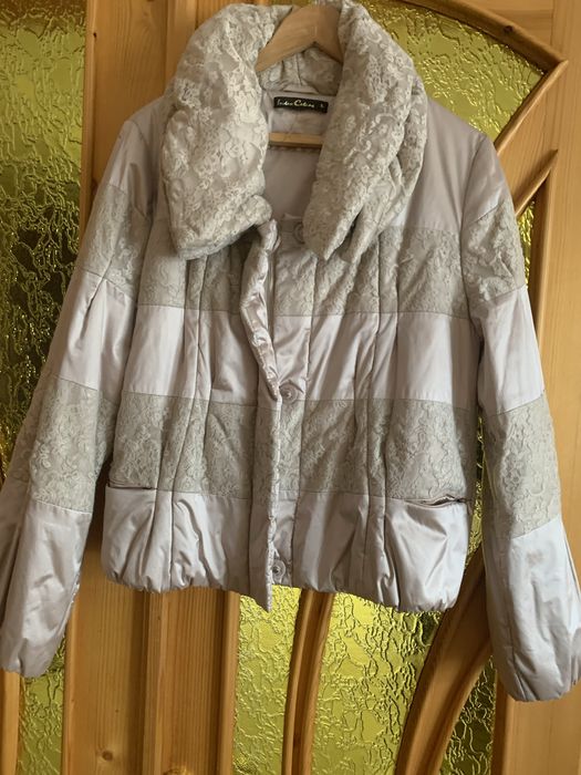 Куртка осінь, у дуже гарному стані,з якісного матеріалу.