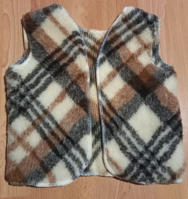 Продам жилет з вовни