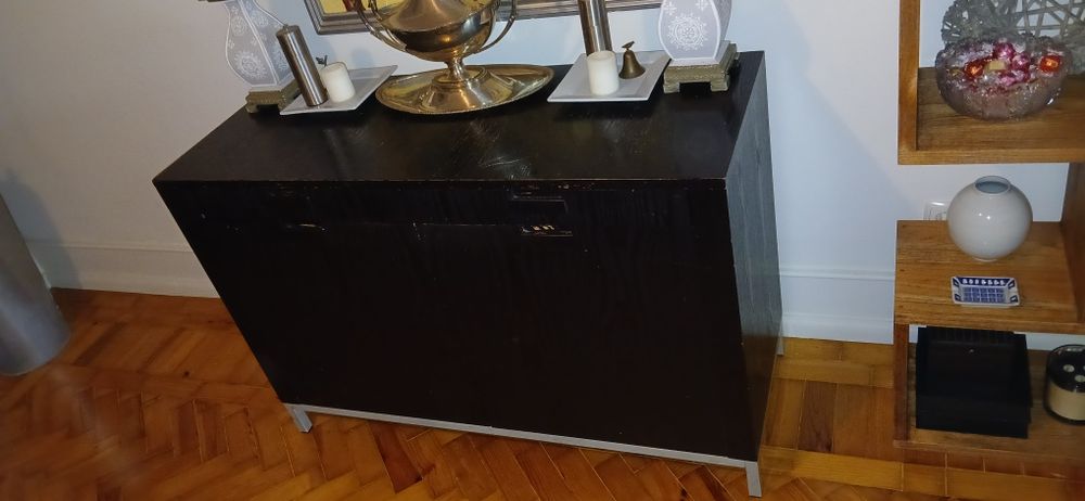 Aparador em bom estado