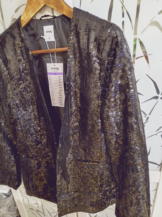 Nowy efektowny żakiet marynarka Sylwestrowa  z  cekinami M