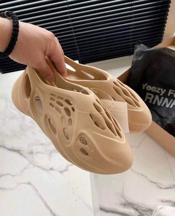 Чоловічі літні кросівки Adidas Yeezy Foam Runner кроссовки изи фом раннер